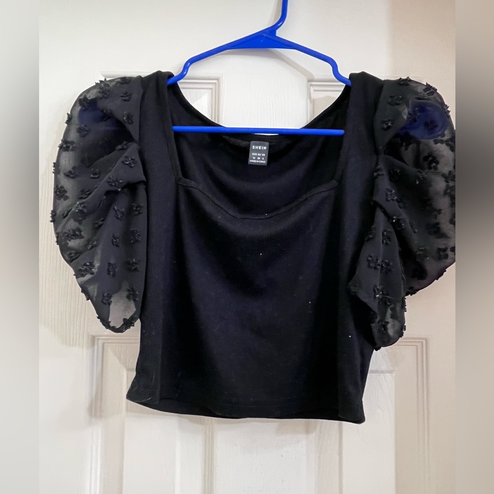 Cute black top